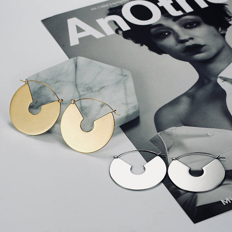 LICA Customized High Polished 18k Gold Plated Round Plain Hoop Earrings For Lady