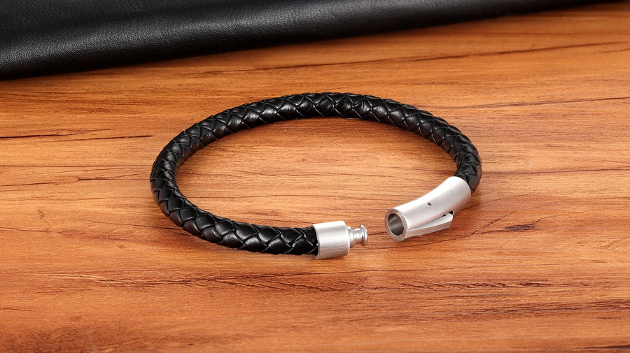 LICA Fancy Style Men's Braided Leather Bracelet Simple Black Stainless Steel Button Neutral Accessories Hand-woven Jewelry Gifts