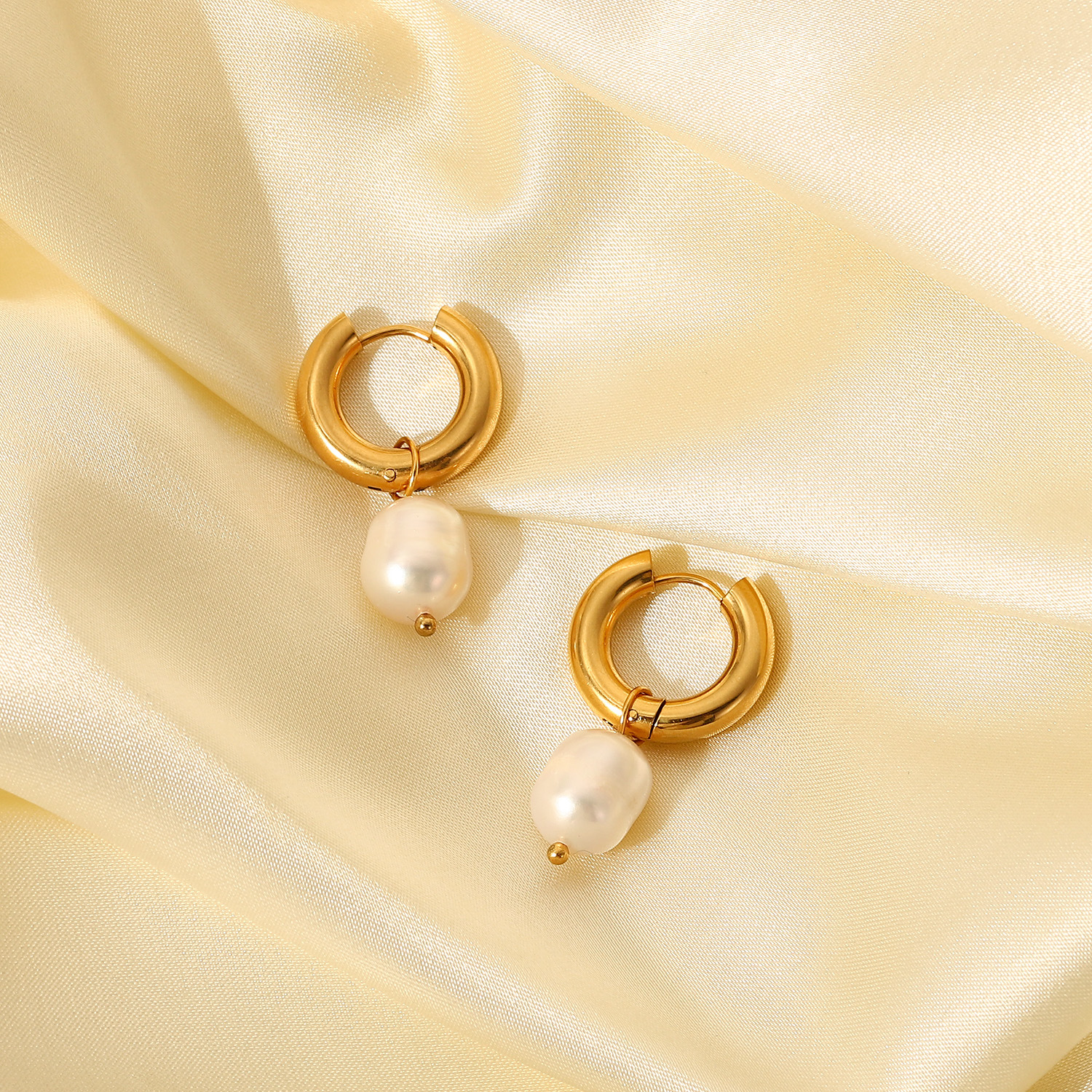 Gold Plated Stainless Steel Hoop Earring, Fresh Water Pearl Earring for Women