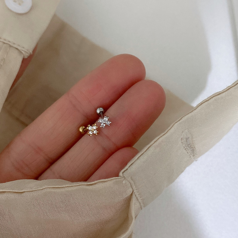 Titanium steel ultra short needle invisible zircon four-leaf clover ear bone stud Fine needle screw screw lucky grass cochlea small ear stud