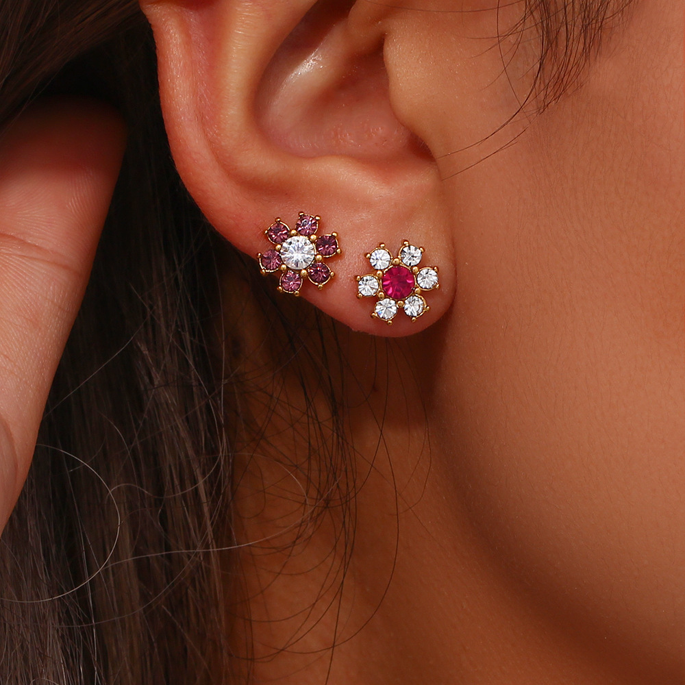 LICA JEWELRY Fashion niche simple light luxury ear accessories stainless steel plated 18K color contrast zircon small flower ear studs