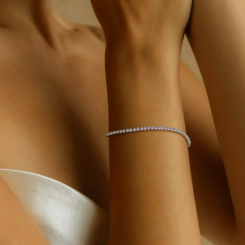 Single-row birthstone tennis bracelet, December stone, luxury style, suitable for all seasons, versatile and enhances complexion. Hand chain.