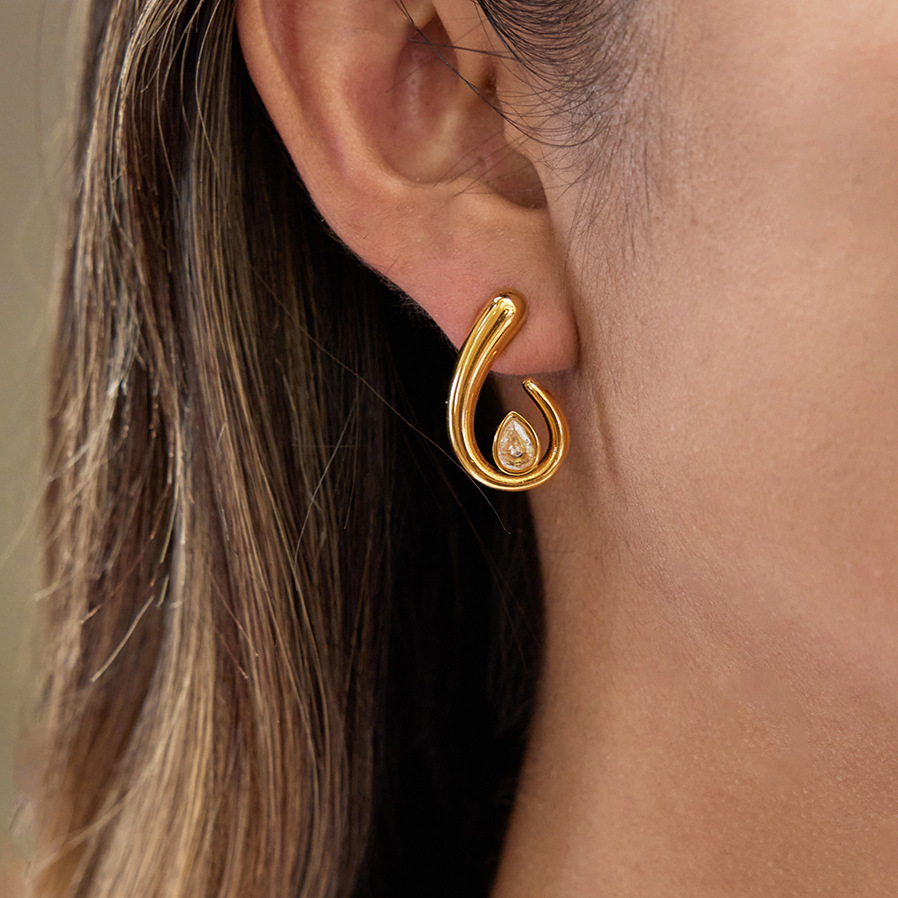 Original design 18k stainless steel zirconia stud earrings - exclusive high-end ear accessories with a light and luxurious look - titanium steel cross-border jewelry