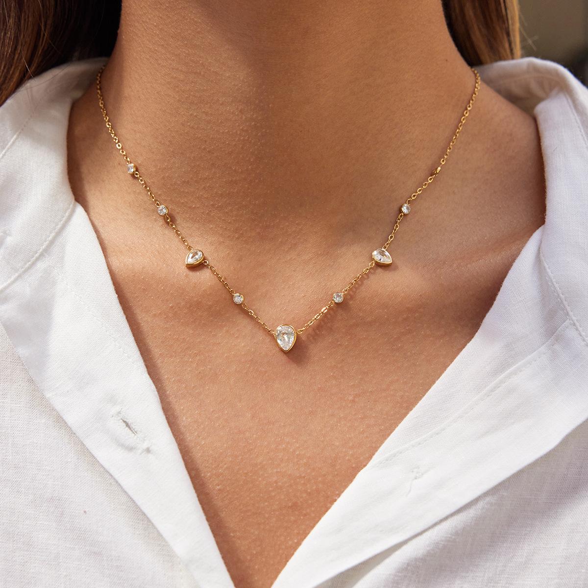 Stainless steel electroplated 18K gold white waterdrop zirconia necklace - classic and fashionable, does not fade, can be layered and worn together