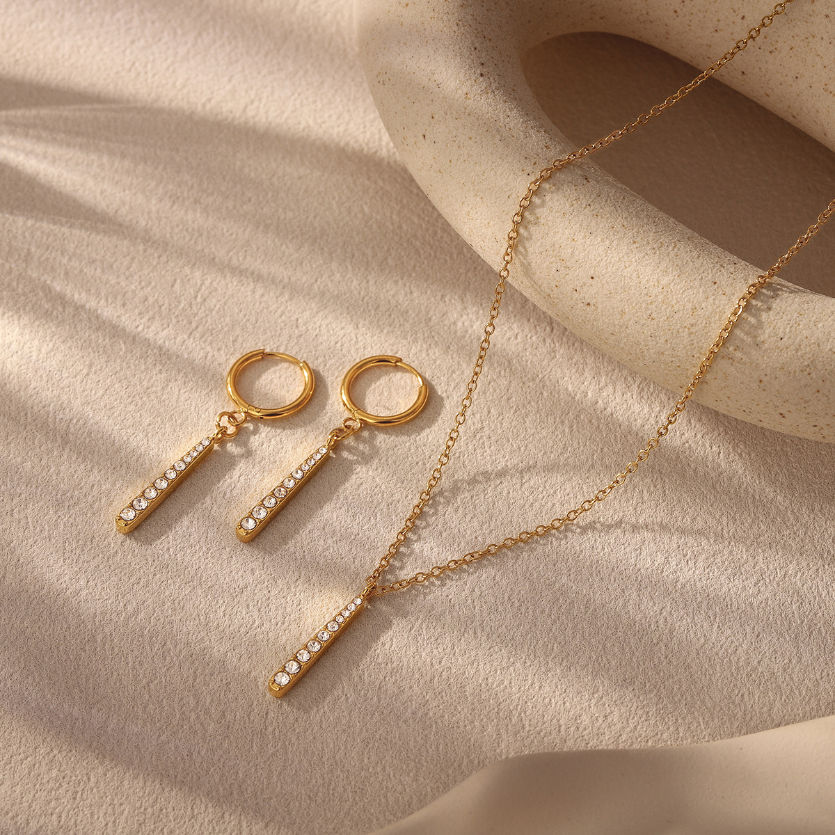 Classic style white diamond drop earrings, luxurious and high-end stainless steel necklace decoration, suitable for autumn and winter cross-border accessories for women.