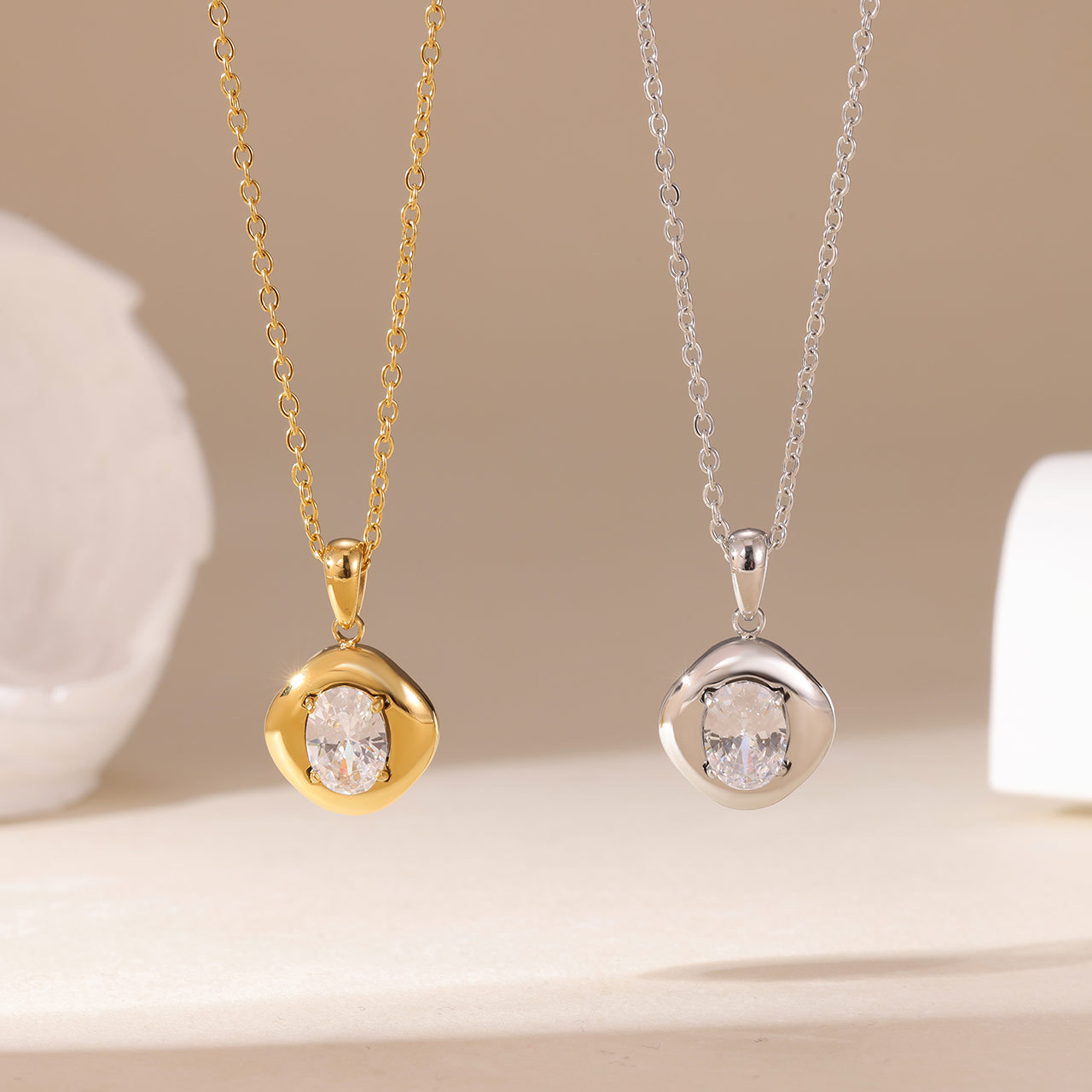 Simple oval necklace, titanium steel zirconia earrings, fashionable and versatile personalized collar chain