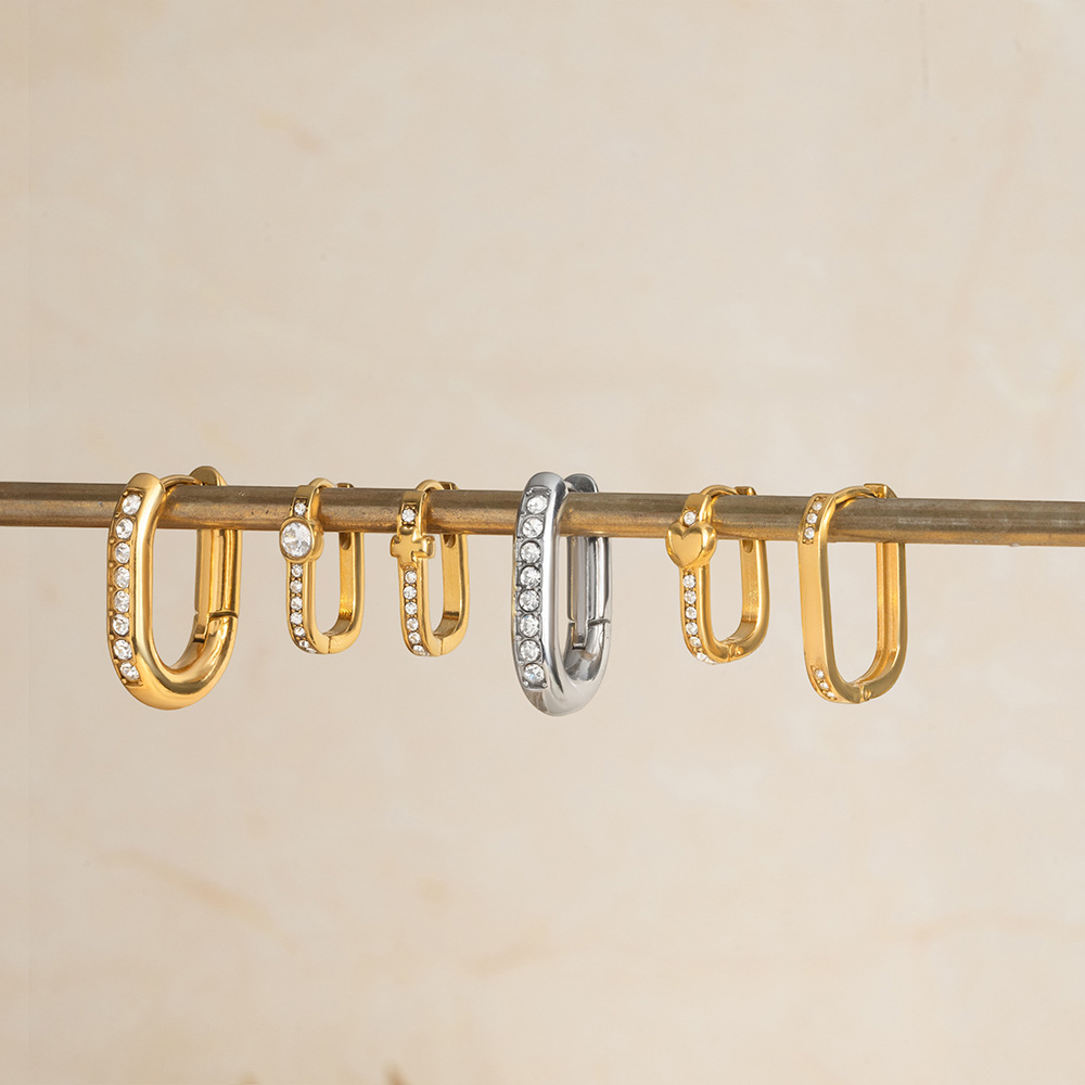 Stainless steel water-drop-shaped earrings with rhinestones - luxurious and high-end ear accessories for women, suitable for cross-border purchases in autumn and winter.