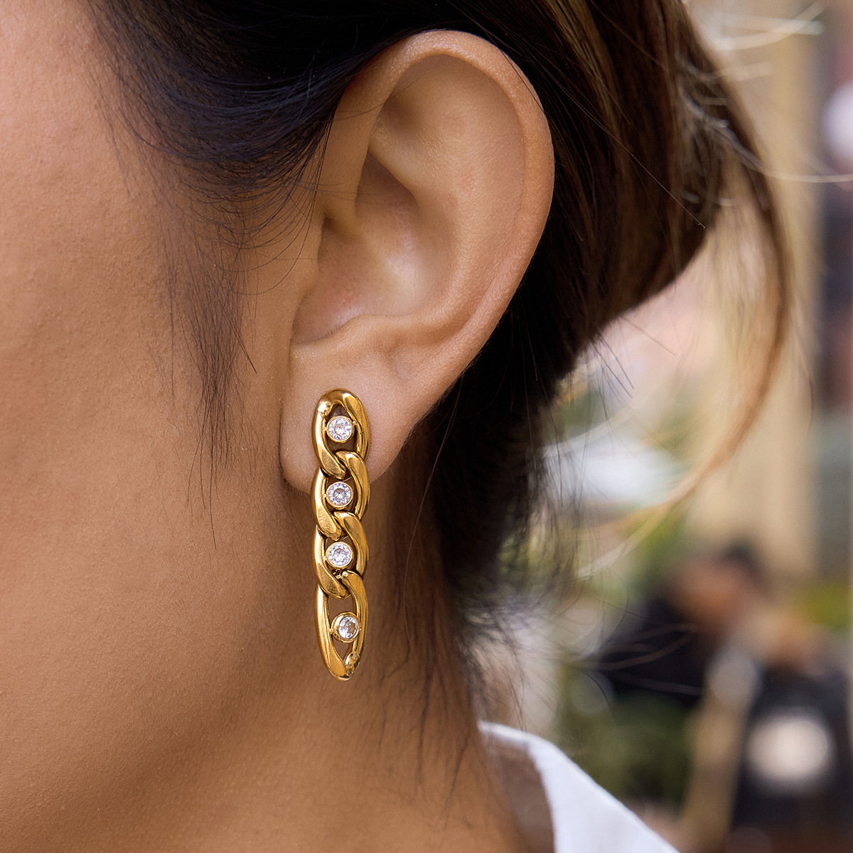 Classic style stainless steel zircon flat chain fringed earrings - small, high-end, sophisticated earrings for women with round faces, suitable for cross-border wear.